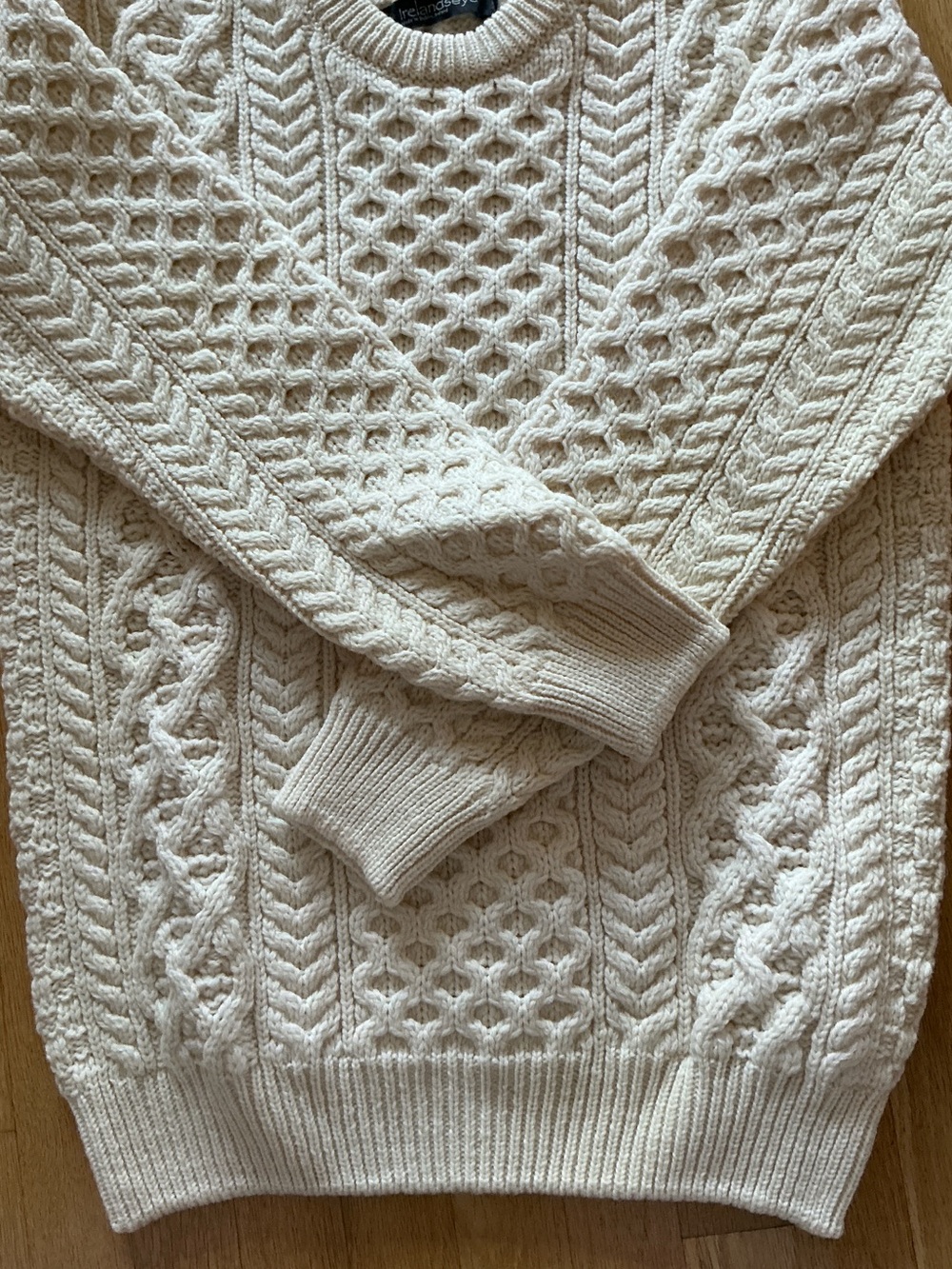 Wool sweater - Picture 3 of 11